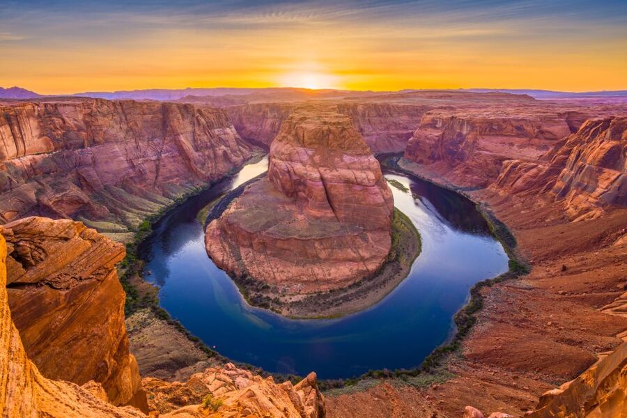 From Las Vegas: Antelope Canyon and Horseshoe Bend Day Trip - Leaving Las Vegas before the desert unfolds