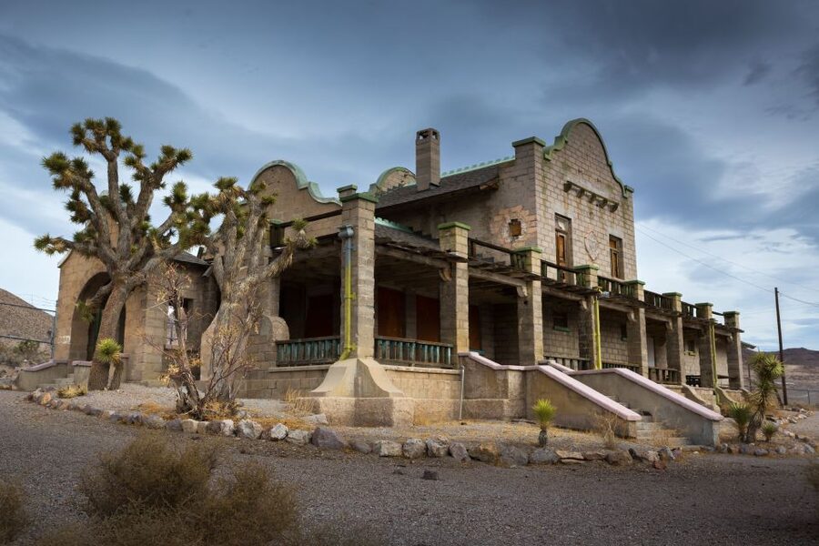 From Las Vegas: Death Valley & Rhyolite Ghost Town Day Trip - Furnace Creek provides a needed pause