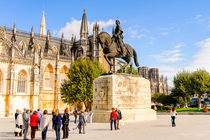 From Lisbon: Fatima Batalha Nazare & Obidos Small Group Day Trip - Óbidos: The day’s most charming final stop
