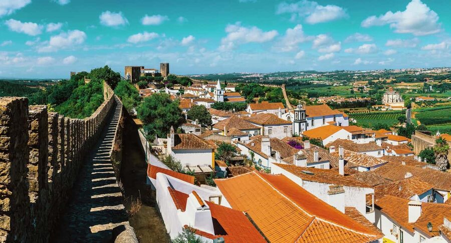 From Lisbon: Nazare Big Waves and Óbidos Guide Day Trip - Why the weather matters at Nazaré