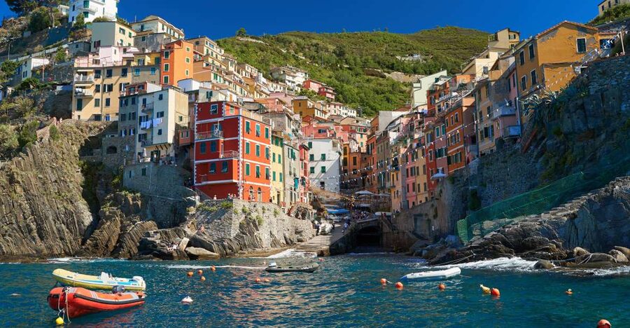 From Livorno: Day Trip to Pisa and Cinque Terre's Manarola - One day, two very different Italian scenes
