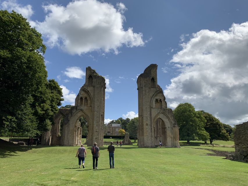 From London: Glastonbury and Cheddar Gorge Guided Day Trip - Guides can shape the whole day