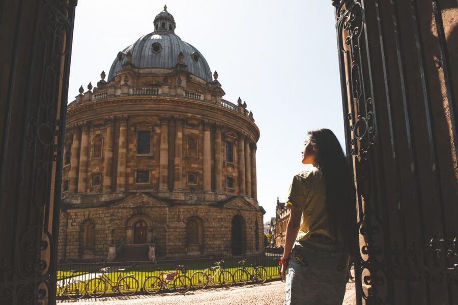 From London: Oxford and Cotswolds Villages Day Trip - What the $80 price really buys you