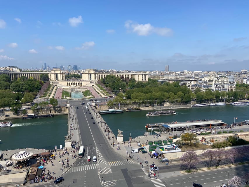 From London: Paris Day Trip with Lunch on Eiffel Tower - Free time near the Louvre and central Paris