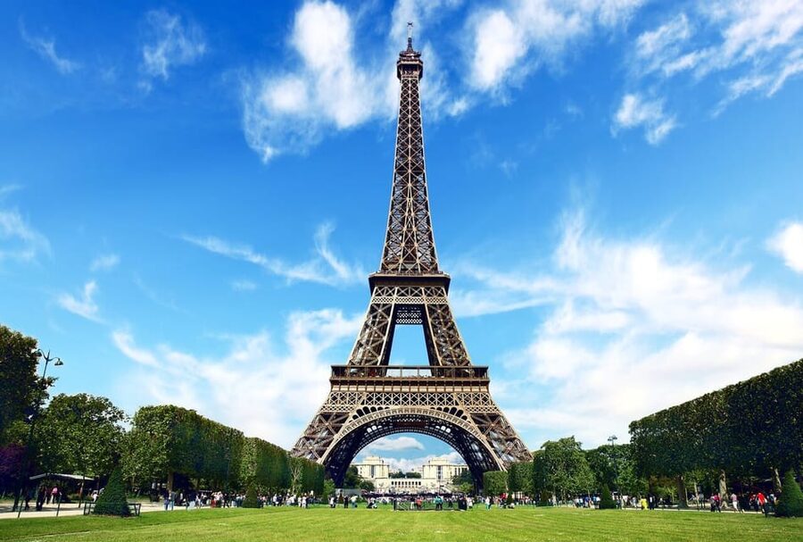 From London: Paris Day Trip with Lunch on Eiffel Tower - Who should book this and who should skip it?