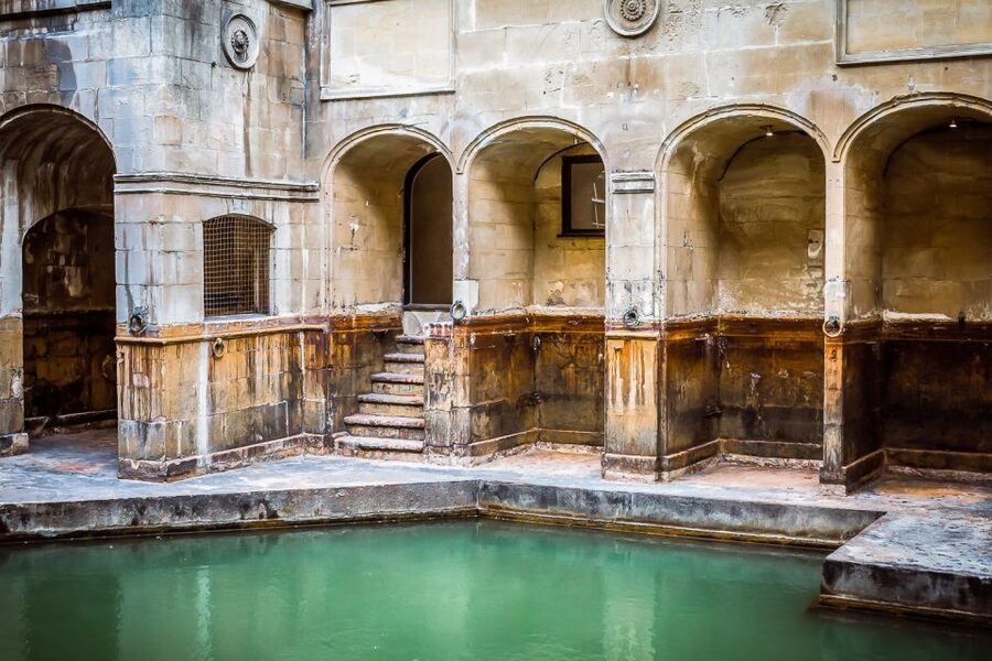 From London: Stonehenge and Bath Day Trip with Ticket - Stonehenge at 9:30am: ancient stones and open sky