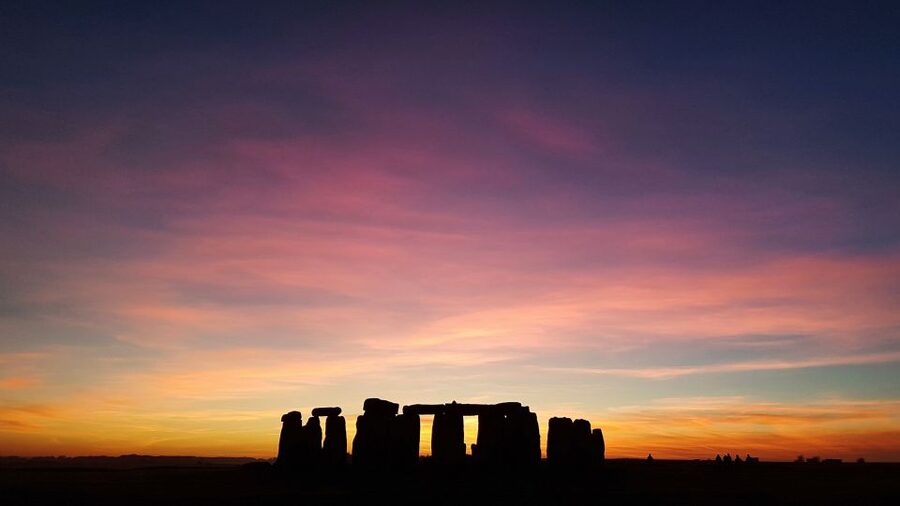 From London: Stonehenge Inner Circle and Windsor Day Trip - Practical tips for making the day work