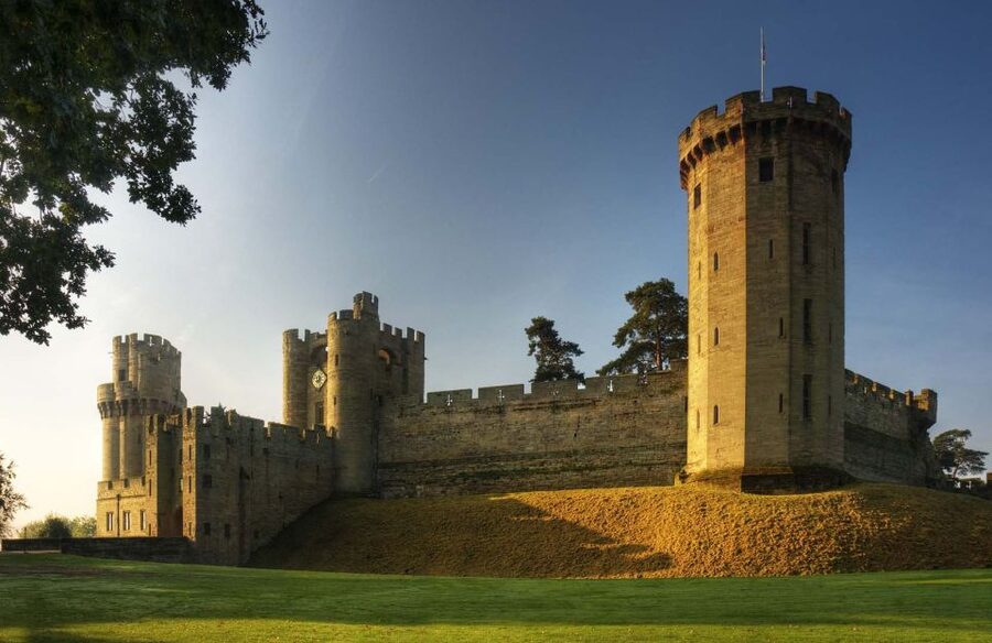 From London: Warwick Castle Day Trip by Rail - Final call: book it for freedom, not hand-holding