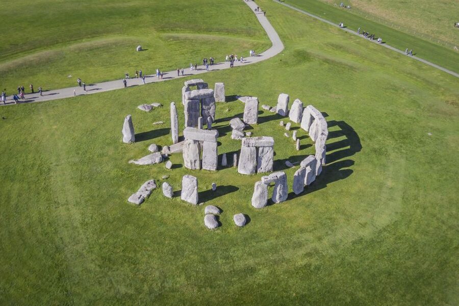 From London: Windsor, Oxford & Stonehenge Full-Day Trip - Who should book this tour?