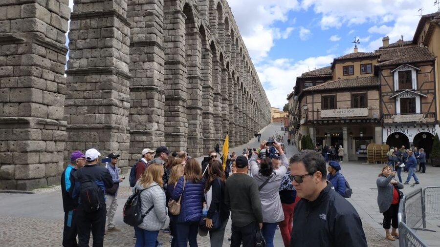 From Madrid: Ávila and Segovia Guided Day Trip - Walking the medieval walls of Ávila