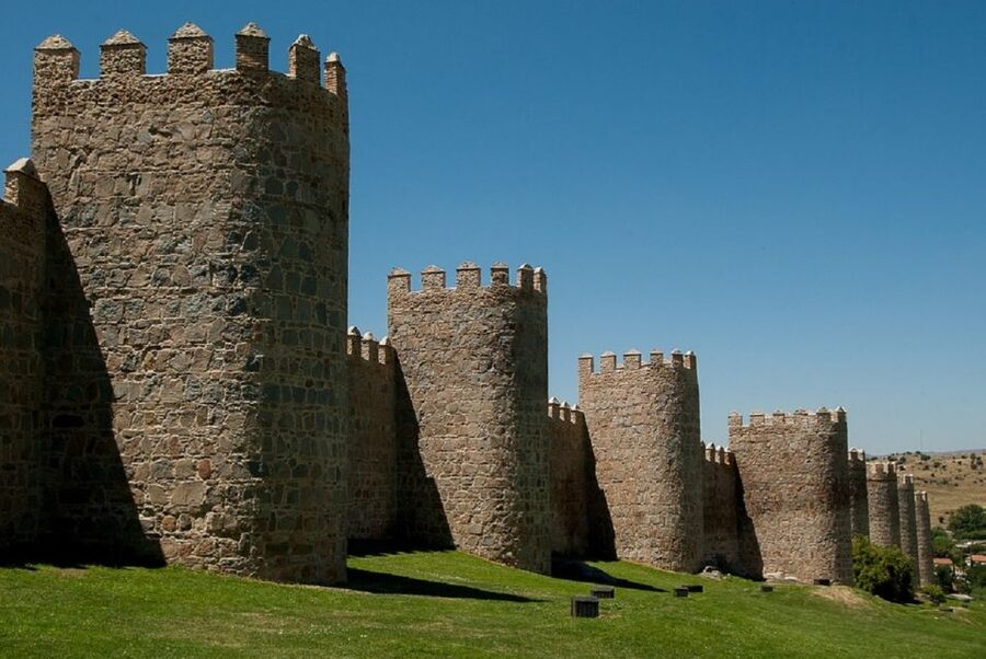 From Madrid: Day-Trip to Segovia, Avila & Toledo - Segovia and the castle that looks like a storybook