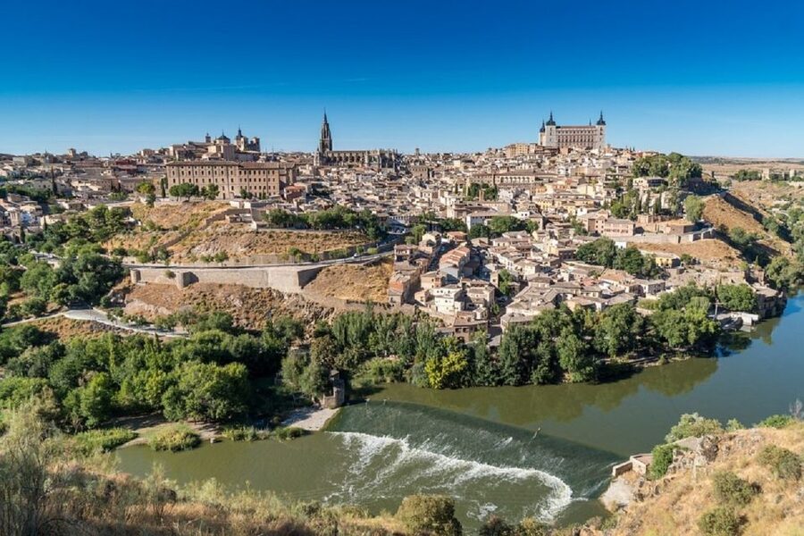 From Madrid: Day-Trip to Segovia, Avila & Toledo - The road time is part of the calculation