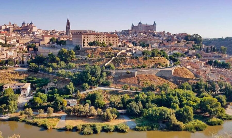 From Madrid: Day trip to Toledo and Don Quixote Windmills - Entering Toledo, the city of three cultures