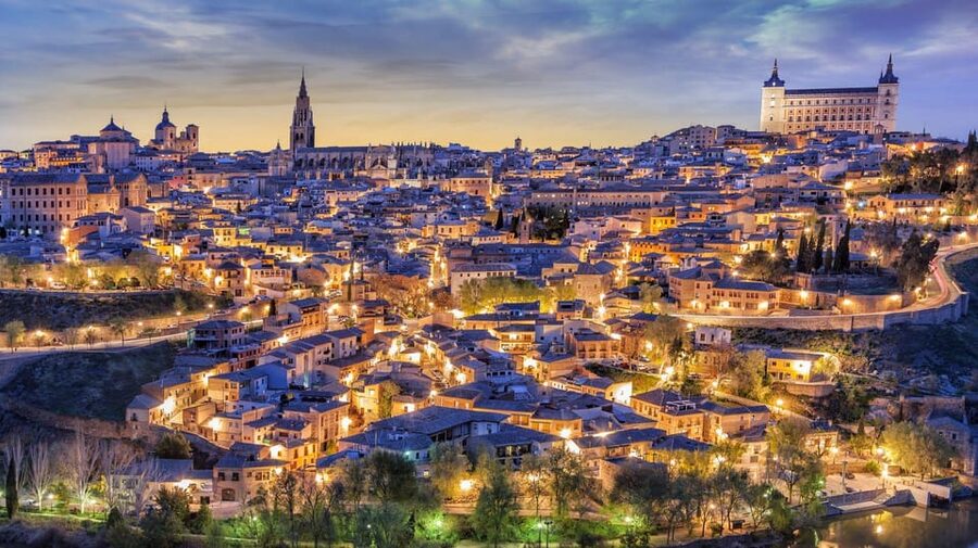 From Madrid: Day trip to Toledo and Don Quixote Windmills - Toledo Cathedral and the Alcázar