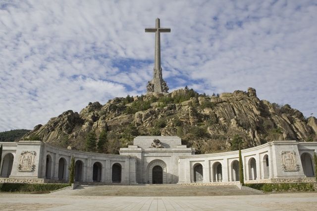 From Madrid: El Escorial, Valley and Segovia Day Trip - Key points to know before booking