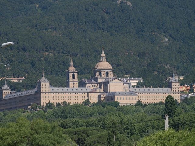 From Madrid: El Escorial, Valley and Segovia Day Trip - Morning at El Escorial: Spain’s royal monastery