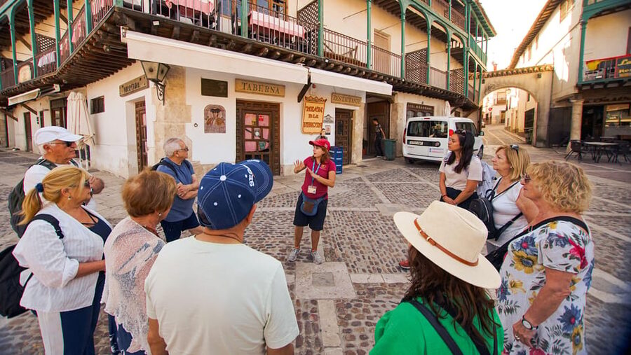 From Madrid: Guided Day Trip to Chinchon, Aranjuez & Toledo - Chinchón and its remarkable Plaza Mayor