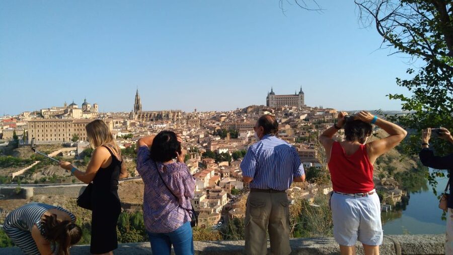 From Madrid: Guided Day Trip to Segovia and Toledo - Segovia’s Aqueduct and old streets