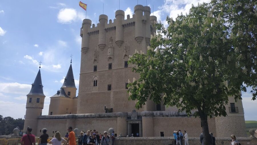 From Madrid: Guided Day Trip to Segovia and Toledo - Meeting in central Madrid and riding to Segovia