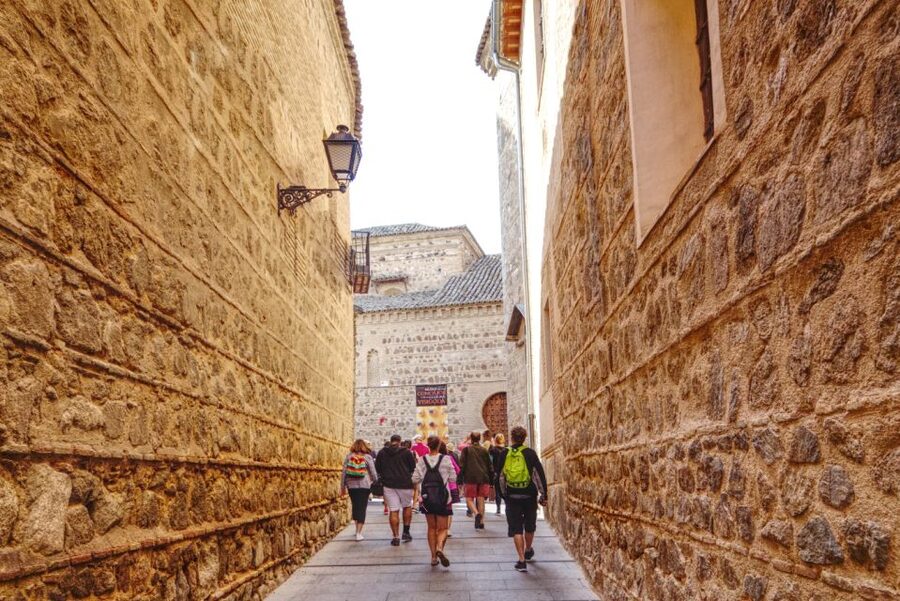 From Madrid: Toledo and Segovia Guided Day Trip - Segovia starts with the Roman Aqueduct