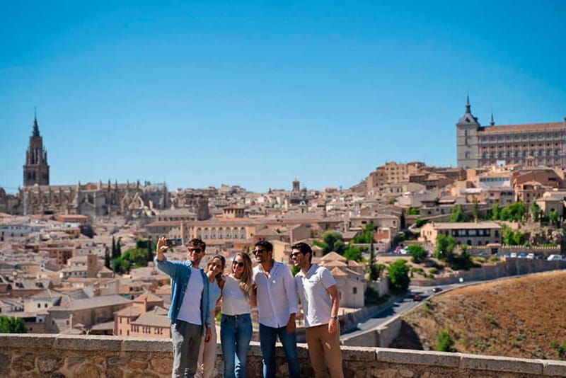 From Madrid: Toledo Day Trip with Cathedral and 8 Monuments - Your first walking tour through Toledo