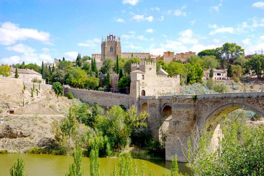 From Madrid: Toledo Guided Day Trip - The workshop stop and the sword-shop question