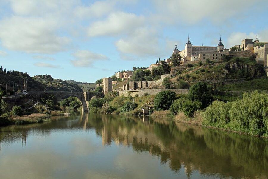 From Madrid: Toledo Guided Day Trip - Crowds, comfort, and walking effort