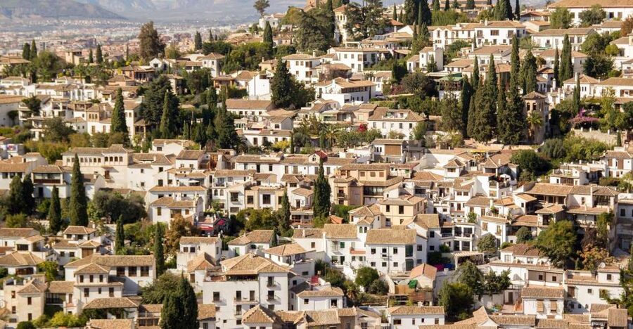 From Malaga and Costa Del Sol: Granada Day Trip - The breakfast stop and arrival in central Granada