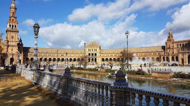 From Malaga: Seville Day Trip with Real Alcázar Tickets - The long road from Malaga to Seville