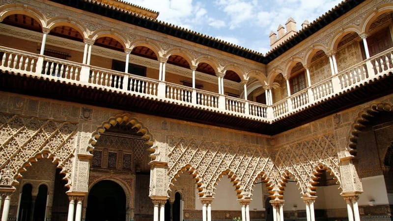 From Malaga: Seville Day Trip with Real Alcázar Tickets - The guides and the feel of the day