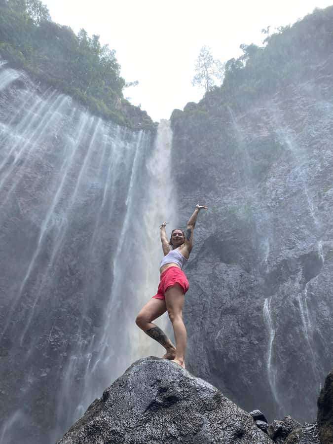 From Malang: Tumpak Sewu Waterfall Day Trip (Sharing) - Lunch and changing clothes make the schedule practical