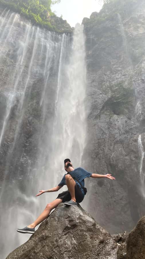 From Malang: Tumpak Sewu Waterfall Day Trip (Sharing) - Crowds, guides, and the shared-tour tradeoff