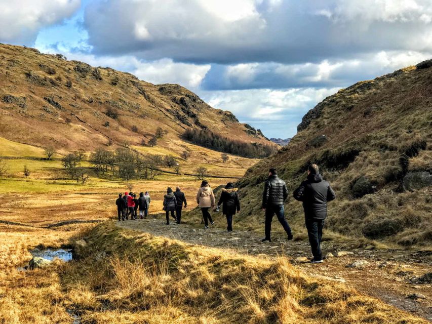 From Manchester: Lake District Sightseeing Day Trip - Ambleside: one hour among narrow streets