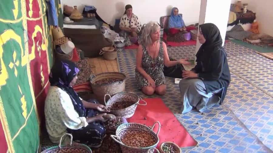 From Marrakesh: Essaouira Day Trip - Moulay Hassan Square and the harbor atmosphere