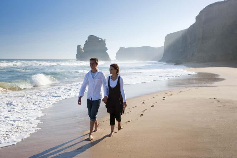 From Melbourne: Reverse Great Ocean Road Day Trip with Lunch - Why the reverse route matters at the 12 Apostles