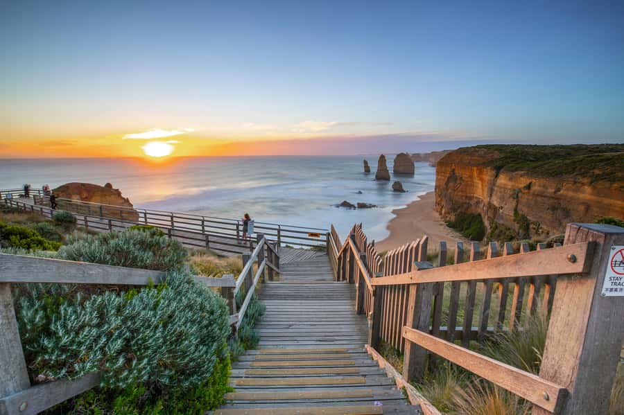 From Melbourne: Reverse Great Ocean Road Day Trip with Lunch - Looking for koalas in the wild