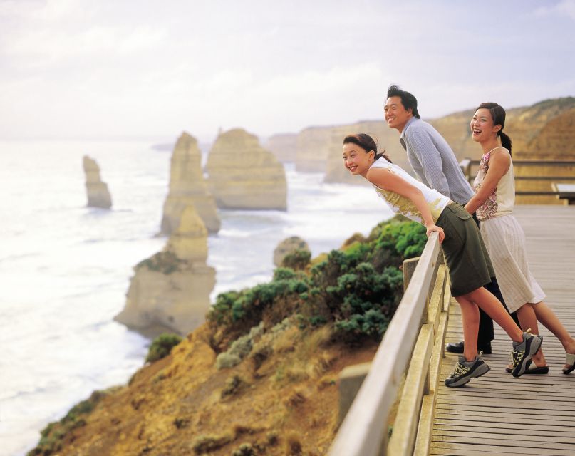 From Melbourne: Reverse Great Ocean Road Day Trip with Lunch - Memorial Arch and the meaning of the road
