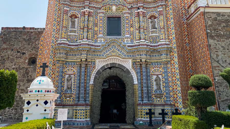 From Mexico City: Puebla, Cholula and Tonantzintla Day Trip - Santa María de Tonantzintla and its remarkable interior