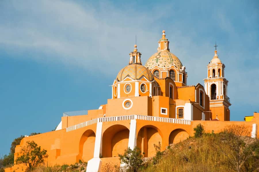 From Mexico City: Puebla, Cholula and Tonantzintla Day Trip - The early departure and the volcano views