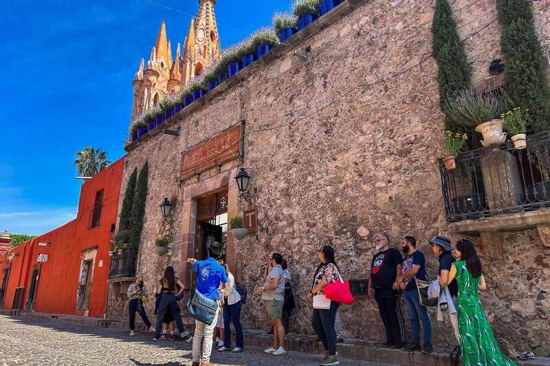 From Mexico City: San Miguel de Allende Day Trip - Cobblestones, plazas, and colonial streets