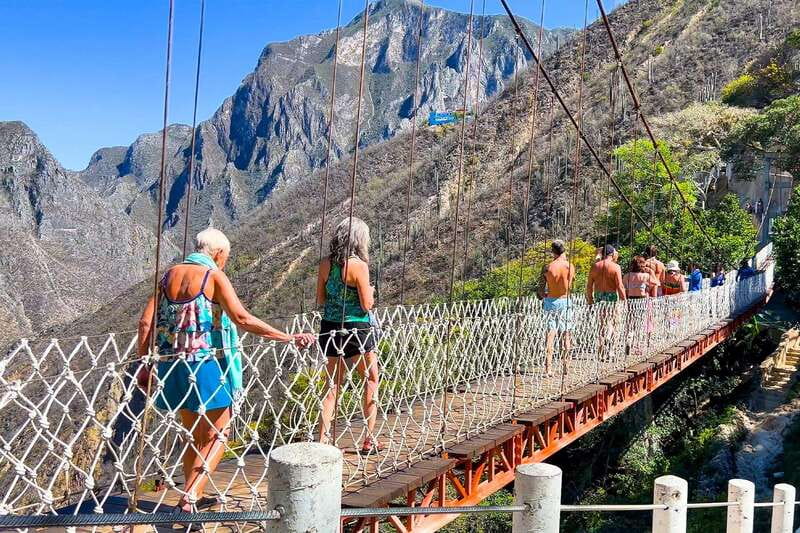 From Mexico City: Tolantongo Hot Springs Day Trip with Guide - Food, lockers, and what to pack