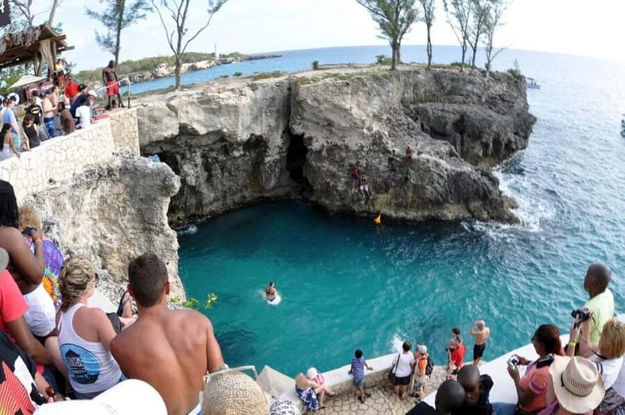 From Montego Bay: Negril Day Trip and Rick's Café Sunset - Rick’s Café is loud, social, and built for sunset