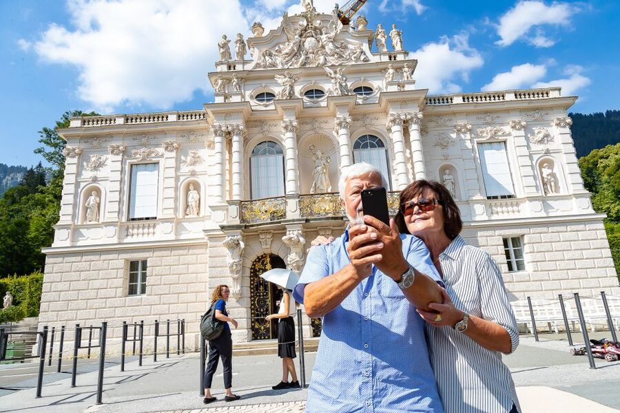 From Munich: Neuschwanstein & Linderhof Castle Full-Day Trip - Inside Neuschwanstein Castle