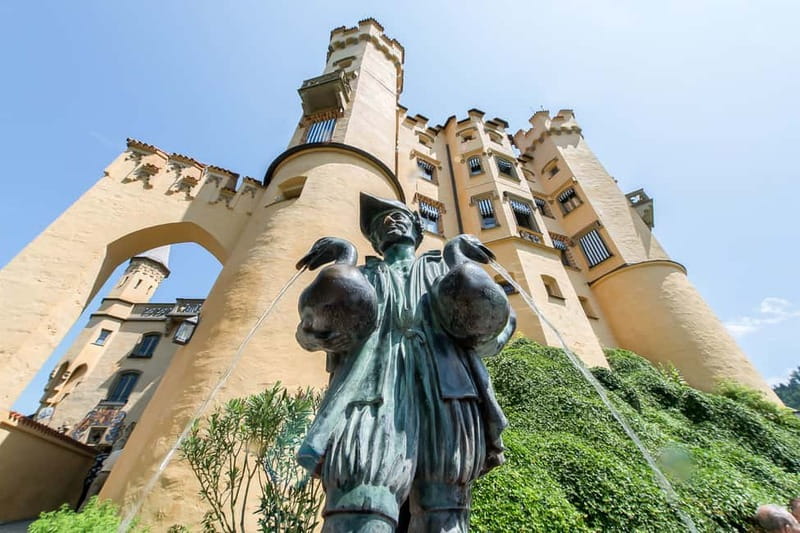 From Munich: Neuschwanstein & Linderhof Castle Full-Day Trip - Languages, tickets, and small details that matter