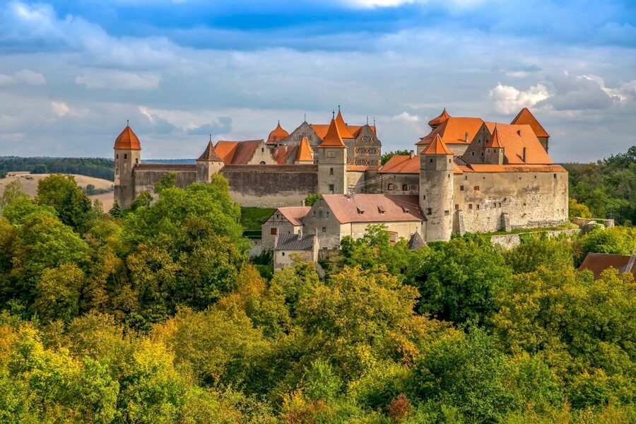 From Munich: Rothenburg and Romantic Road Day Trip by Bus - Christmas, summer, and the changing mood of Rothenburg