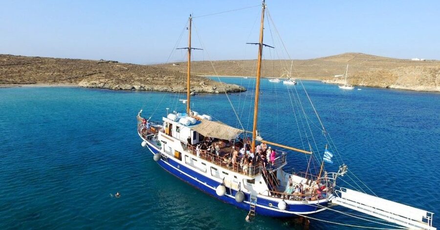 From Mykonos: Delos & Rhenia Islands Half-Day Trip by Boat - The 45-minute sail toward Rhenia