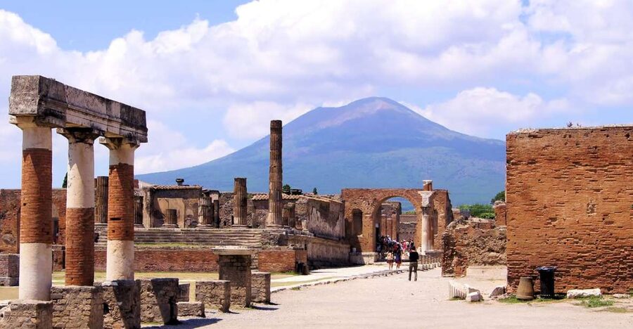 From Naples: Herculaneum, Mount Vesuvius & Pompeii Day Trip - Why this three-stop day works from Naples