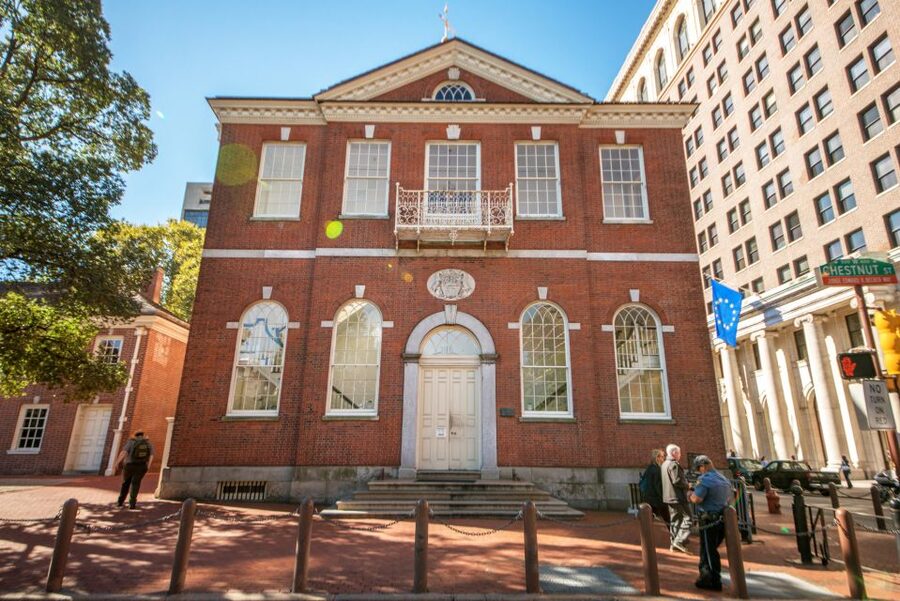 From NYC: Day Trip to Philadelphia and Amish Country - Who should book this day trip?