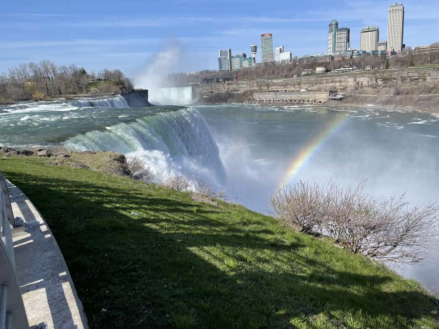 From NYC: Guided Niagara Falls Full-Day Trip - Breakfast before the waterfalls