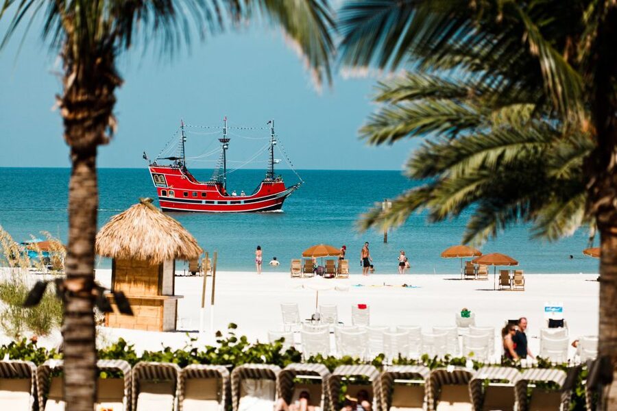 From Orlando: Day Trip to Clearwater Beach with Options - Choosing the aquarium and Winter option